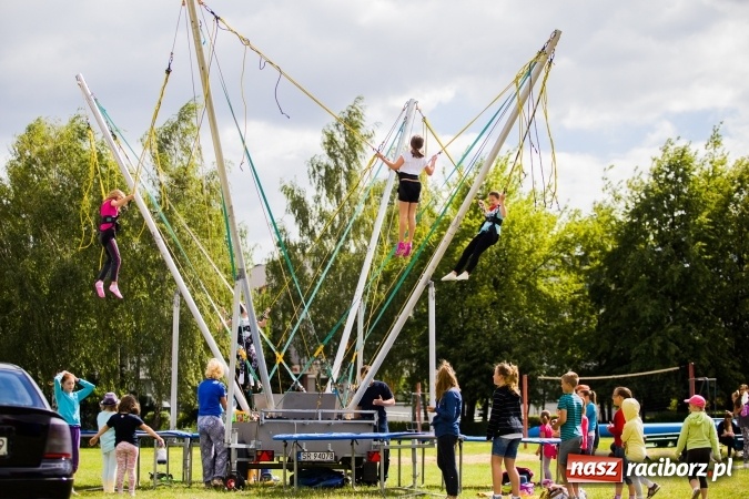 Zdjęcie w galerii na portalu naszraciborz.pl: Piknik z policją przy klubie osiedlowym M5 wiadomości z regionu