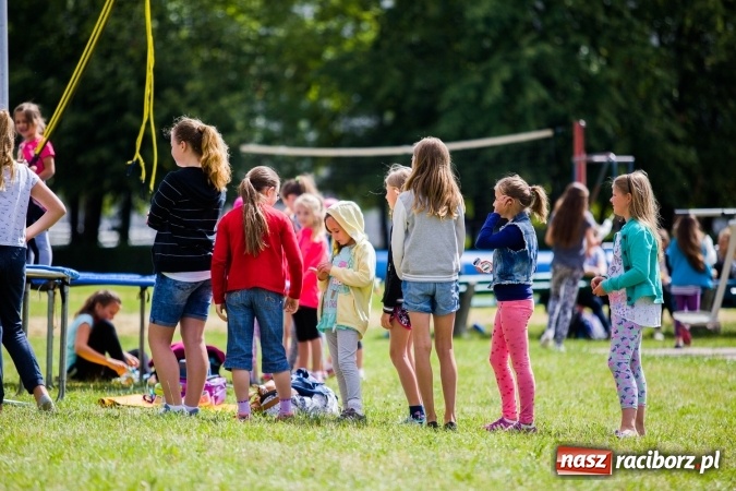 Zdjęcie w galerii na portalu naszraciborz.pl: Piknik z policją przy klubie osiedlowym M5 wiadomości z regionu