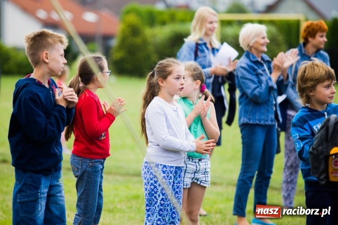Zdjęcie w galerii na portalu naszraciborz.pl: Piknik z policją przy klubie osiedlowym M5 wiadomości z regionu