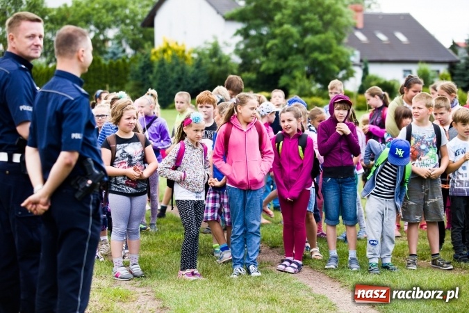 Zdjęcie w galerii na portalu naszraciborz.pl: Piknik z policją przy klubie osiedlowym M5 wiadomości z regionu