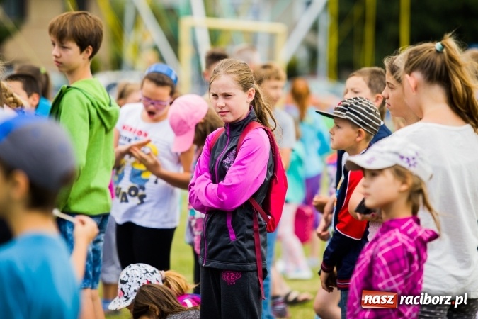 Zdjęcie w galerii na portalu naszraciborz.pl: Piknik z policją przy klubie osiedlowym M5 wiadomości z regionu