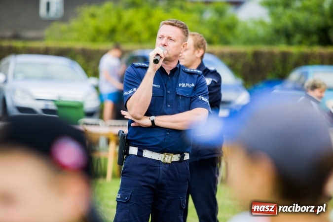 Zdjęcie w galerii na portalu naszraciborz.pl: Piknik z policją przy klubie osiedlowym M5 wiadomości z regionu