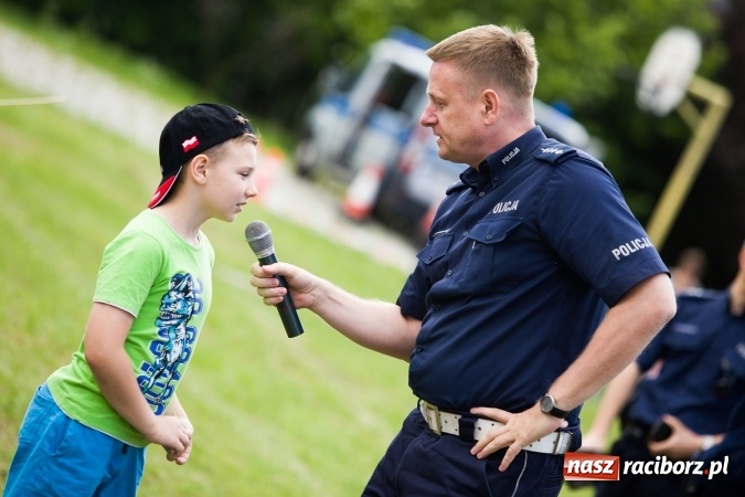 Zdjęcie w galerii na portalu naszraciborz.pl: Piknik z policją przy klubie osiedlowym M5 wiadomości z regionu