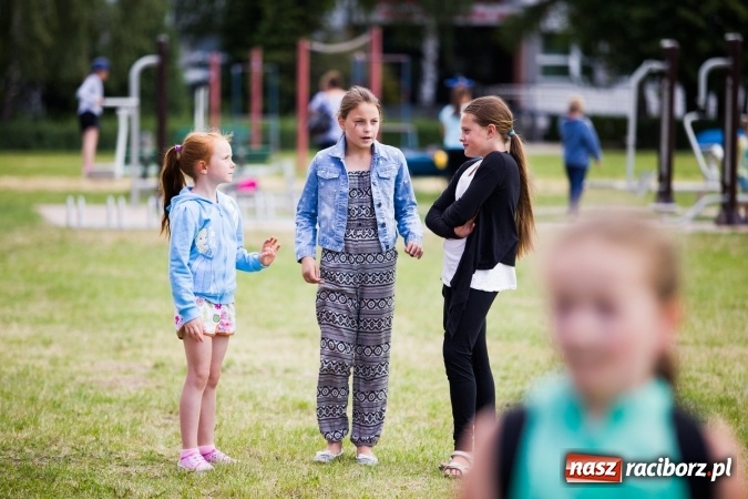 Zdjęcie w galerii na portalu naszraciborz.pl: Piknik z policją przy klubie osiedlowym M5 wiadomości z regionu