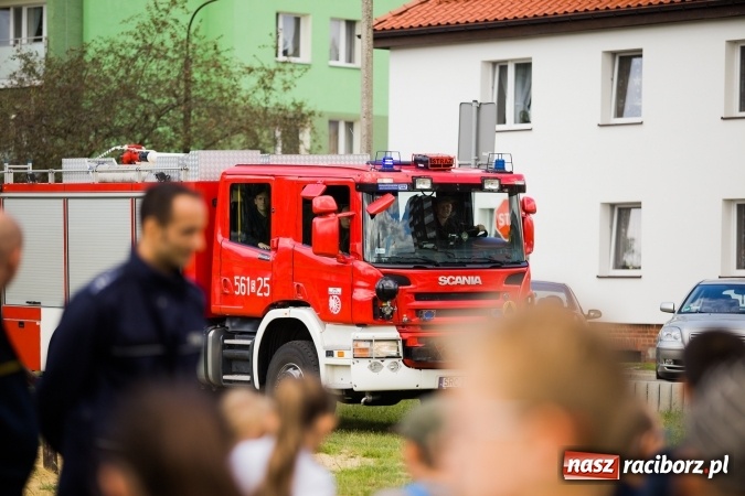 Zdjęcie w galerii na portalu naszraciborz.pl: Piknik z policją przy klubie osiedlowym M5 wiadomości z regionu