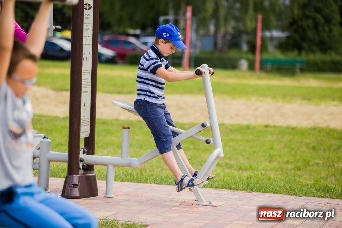 Zdjęcie w galerii na portalu naszraciborz.pl: Piknik z policją przy klubie osiedlowym M5 wiadomości z regionu