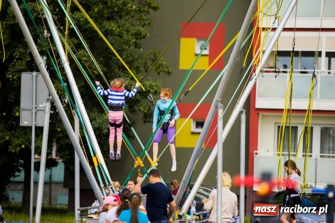 Zdjęcie w galerii na portalu naszraciborz.pl: Piknik z policją przy klubie osiedlowym M5 wiadomości z regionu