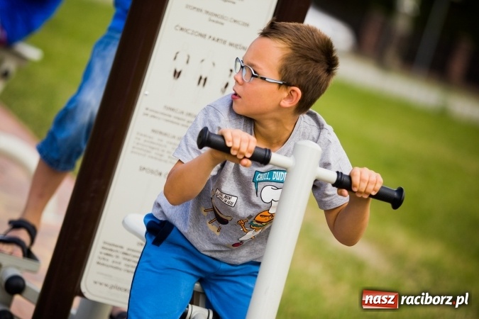 Zdjęcie w galerii na portalu naszraciborz.pl: Piknik z policją przy klubie osiedlowym M5 wiadomości z regionu