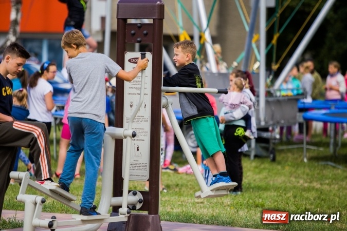 Zdjęcie w galerii na portalu naszraciborz.pl: Piknik z policją przy klubie osiedlowym M5 wiadomości z regionu