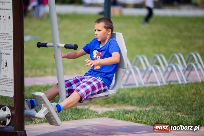 Zdjęcie w galerii na portalu naszraciborz.pl: Piknik z policją przy klubie osiedlowym M5 wiadomości z regionu