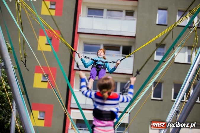 Zdjęcie w galerii na portalu naszraciborz.pl: Piknik z policją przy klubie osiedlowym M5 wiadomości z regionu