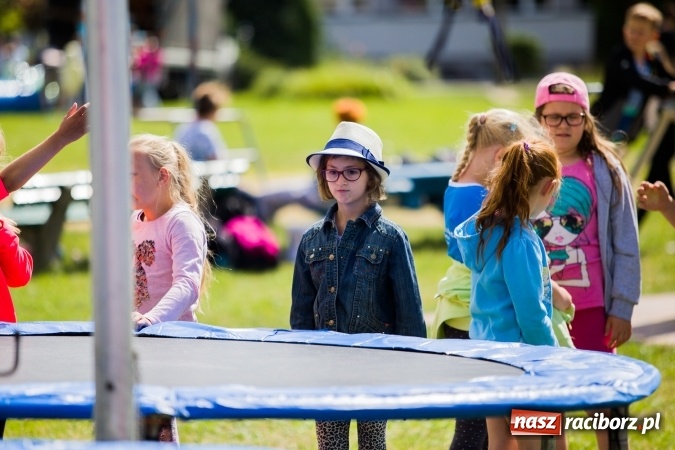 Zdjęcie w galerii na portalu naszraciborz.pl: Piknik z policją przy klubie osiedlowym M5 wiadomości z regionu