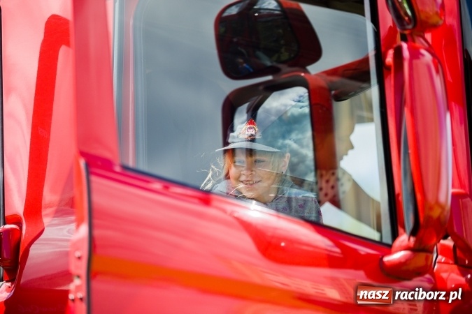 Zdjęcie w galerii na portalu naszraciborz.pl: Piknik z policją przy klubie osiedlowym M5 wiadomości z regionu