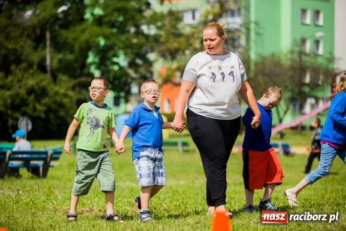Zdjęcie w galerii na portalu naszraciborz.pl: Piknik z policją przy klubie osiedlowym M5 wiadomości z regionu
