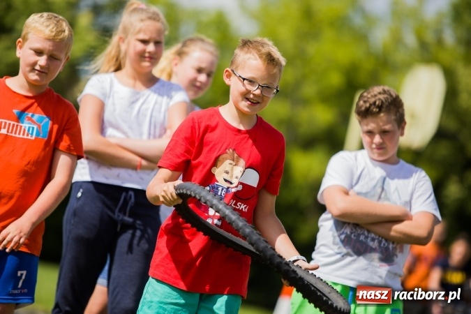 Zdjęcie w galerii na portalu naszraciborz.pl: Piknik z policją przy klubie osiedlowym M5 wiadomości z regionu