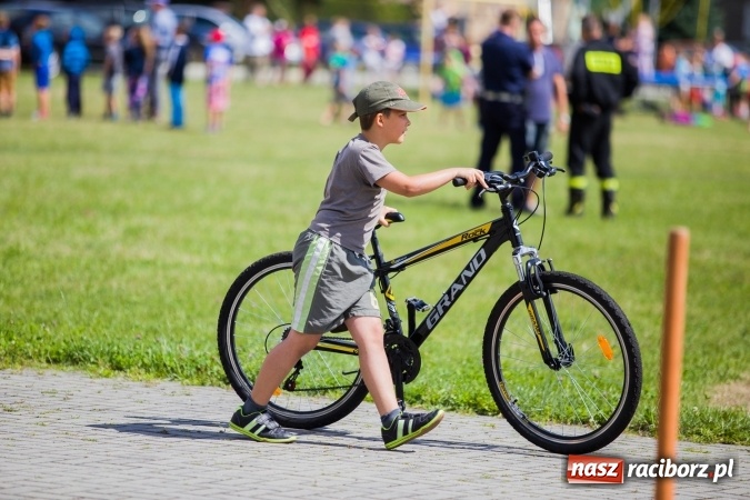 Zdjęcie w galerii na portalu naszraciborz.pl: Piknik z policją przy klubie osiedlowym M5 wiadomości z regionu