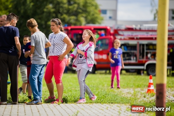 Zdjęcie w galerii na portalu naszraciborz.pl: Piknik z policją przy klubie osiedlowym M5 wiadomości z regionu