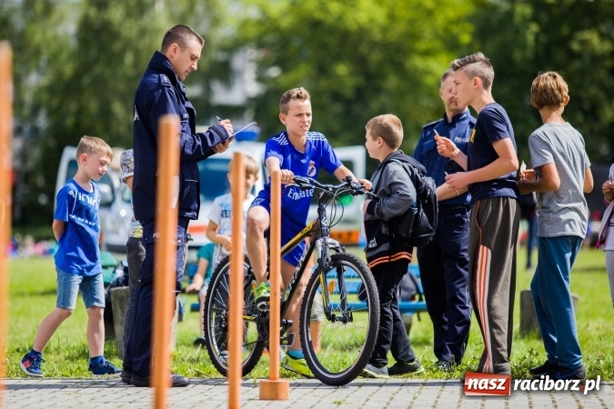 Zdjęcie w galerii na portalu naszraciborz.pl: Piknik z policją przy klubie osiedlowym M5 wiadomości z regionu