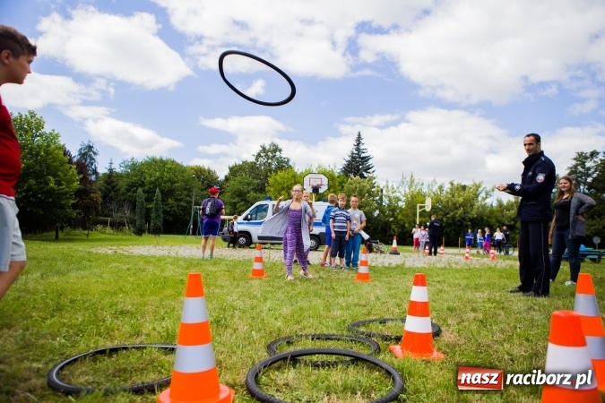Zdjęcie w galerii na portalu naszraciborz.pl: Piknik z policją przy klubie osiedlowym M5 wiadomości z regionu