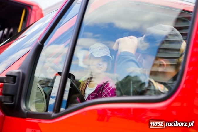 Zdjęcie w galerii na portalu naszraciborz.pl: Piknik z policją przy klubie osiedlowym M5 wiadomości z regionu