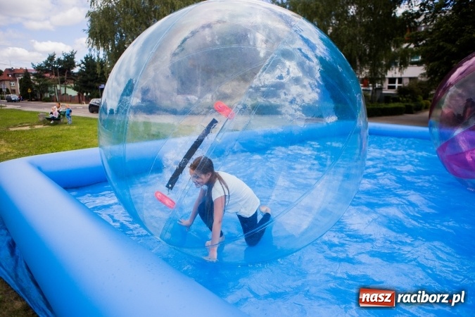 Zdjęcie w galerii na portalu naszraciborz.pl: Piknik z policją przy klubie osiedlowym M5 wiadomości z regionu