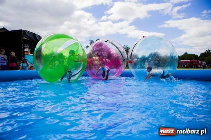 Zdjęcie w galerii na portalu naszraciborz.pl: Piknik z policją przy klubie osiedlowym M5 wiadomości z regionu