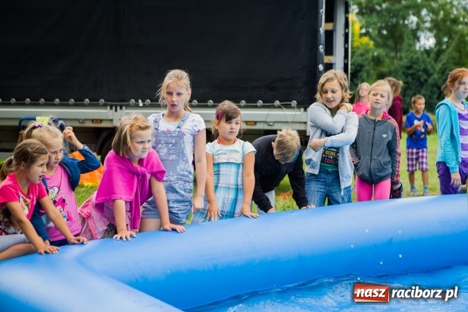 Zdjęcie w galerii na portalu naszraciborz.pl: Piknik z policją przy klubie osiedlowym M5 wiadomości z regionu