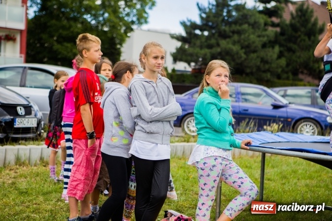 Zdjęcie w galerii na portalu naszraciborz.pl: Piknik z policją przy klubie osiedlowym M5 wiadomości z regionu