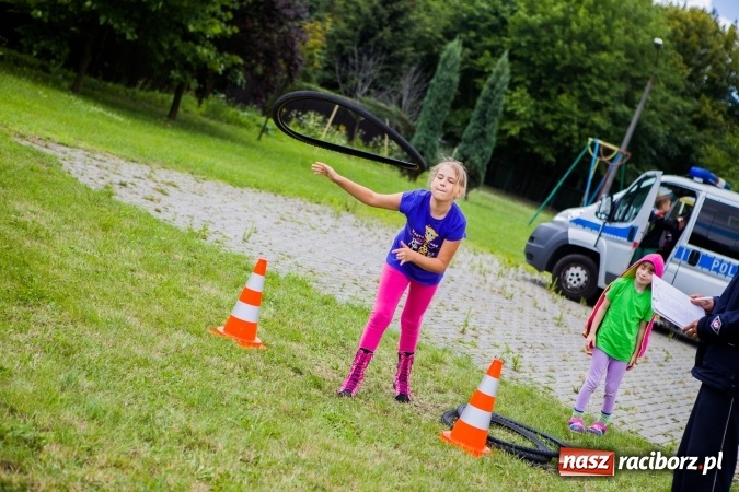 Zdjęcie w galerii na portalu naszraciborz.pl: Piknik z policją przy klubie osiedlowym M5 wiadomości z regionu