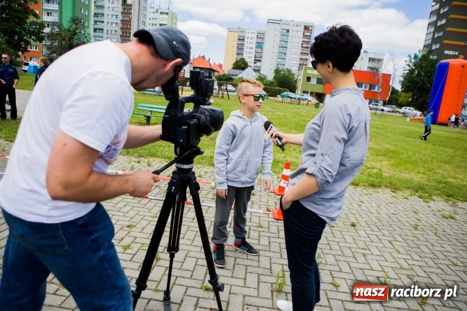 Zdjęcie w galerii na portalu naszraciborz.pl: Piknik z policją przy klubie osiedlowym M5 wiadomości z regionu