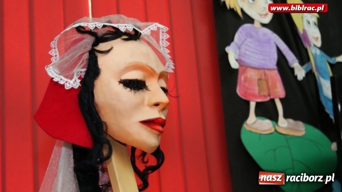 Zdjęcie w galerii na portalu naszraciborz.pl: Lato z biblioteką: wesoła zabawa w teatr  wiadomości z regionu