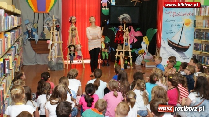 Zdjęcie w galerii na portalu naszraciborz.pl: Lato z biblioteką: wesoła zabawa w teatr  wiadomości z regionu