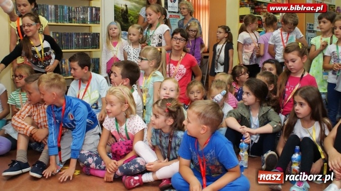Zdjęcie w galerii na portalu naszraciborz.pl: Lato z biblioteką: wesoła zabawa w teatr  wiadomości z regionu