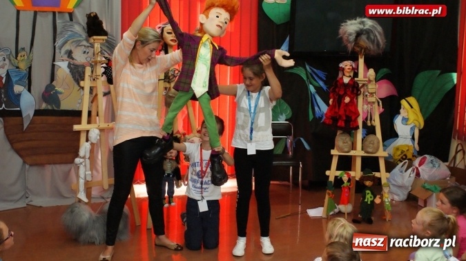 Zdjęcie w galerii na portalu naszraciborz.pl: Lato z biblioteką: wesoła zabawa w teatr  wiadomości z regionu