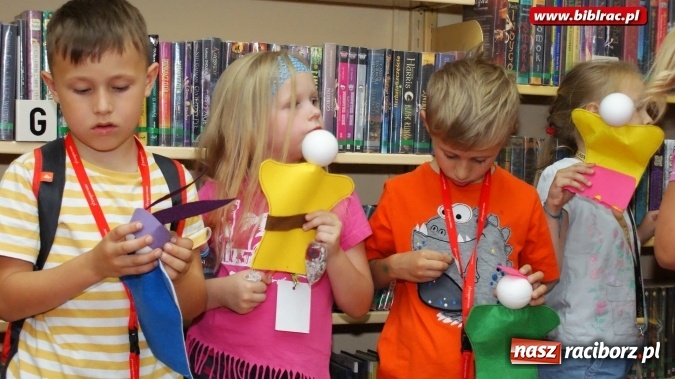 Zdjęcie w galerii na portalu naszraciborz.pl: Lato z biblioteką: wesoła zabawa w teatr  wiadomości z regionu