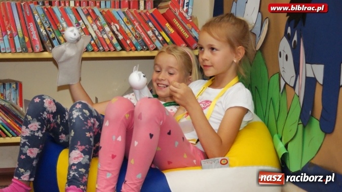 Zdjęcie w galerii na portalu naszraciborz.pl: Lato z biblioteką: wesoła zabawa w teatr  wiadomości z regionu