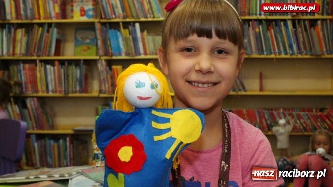 Zdjęcie w galerii na portalu naszraciborz.pl: Lato z biblioteką: wesoła zabawa w teatr  wiadomości z regionu