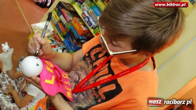 Zdjęcie w galerii na portalu naszraciborz.pl: Lato z biblioteką: wesoła zabawa w teatr  wiadomości z regionu