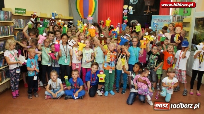 Zdjęcie w galerii na portalu naszraciborz.pl: Lato z biblioteką: wesoła zabawa w teatr  wiadomości z regionu