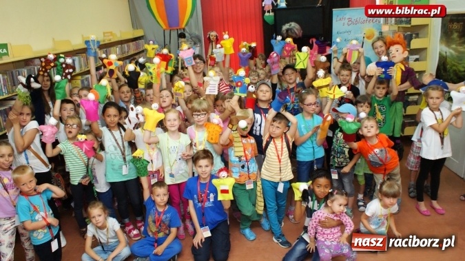 Zdjęcie w galerii na portalu naszraciborz.pl: Lato z biblioteką: wesoła zabawa w teatr  wiadomości z regionu