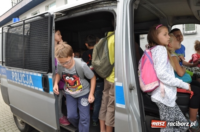 Zdjęcie w galerii na portalu naszraciborz.pl: Dzieci z Sudoła trafiły na policję. W ramach wycieczki... wiadomości z regionu