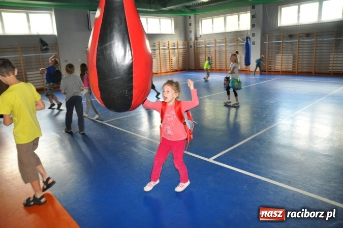 Zdjęcie w galerii na portalu naszraciborz.pl: Dzieci z Sudoła trafiły na policję. W ramach wycieczki... wiadomości z regionu