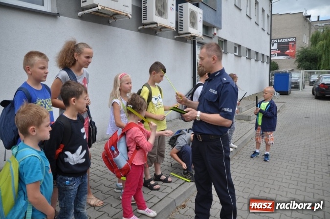 Zdjęcie w galerii na portalu naszraciborz.pl: Dzieci z Sudoła trafiły na policję. W ramach wycieczki... wiadomości z regionu