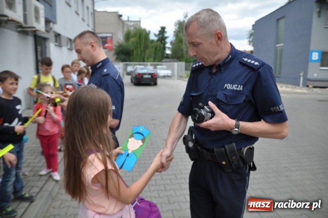 Zdjęcie w galerii na portalu naszraciborz.pl: Dzieci z Sudoła trafiły na policję. W ramach wycieczki... wiadomości z regionu