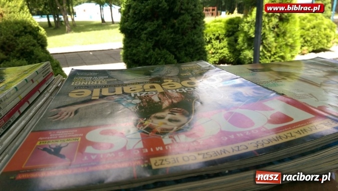 Zdjęcie w galerii na portalu naszraciborz.pl: Letnie książkobranie na basenie w Oborze  wiadomości z regionu