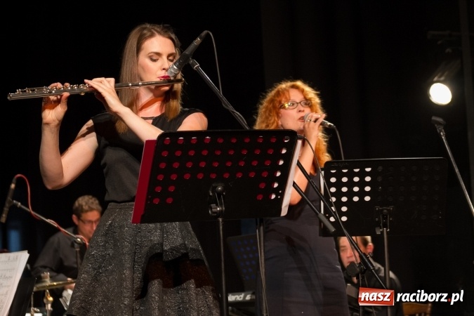 Zdjęcie w galerii na portalu naszraciborz.pl: Lipcowe jazzowanie w Strzesze. Grupa Bez Nazwy zagrała ku pamięci swojego gitarzysty, Jana Plocha  wiadomości z regionu