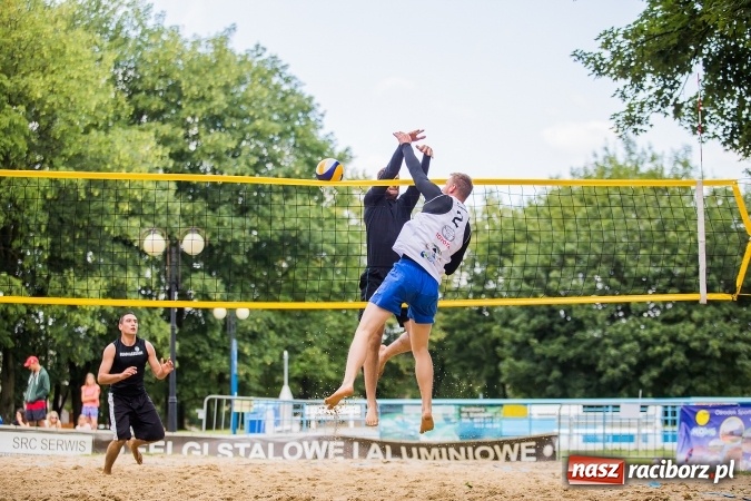 Zdjęcie w galerii na portalu naszraciborz.pl: Mistrzostwa Raciborza w siatkówce plażowej OPEN wiadomości z regionu