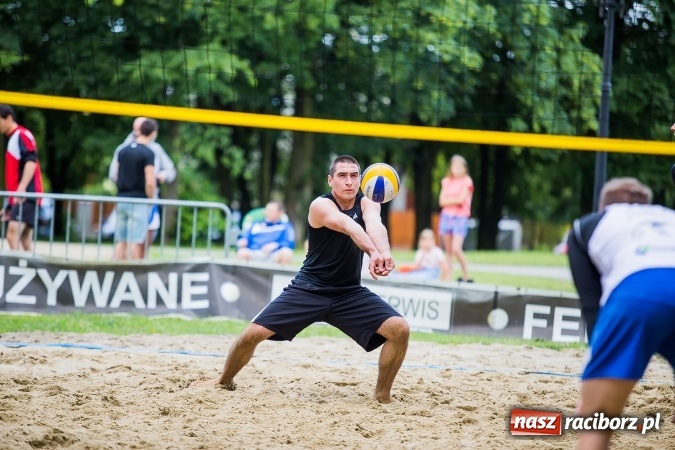 Zdjęcie w galerii na portalu naszraciborz.pl: Mistrzostwa Raciborza w siatkówce plażowej OPEN wiadomości z regionu