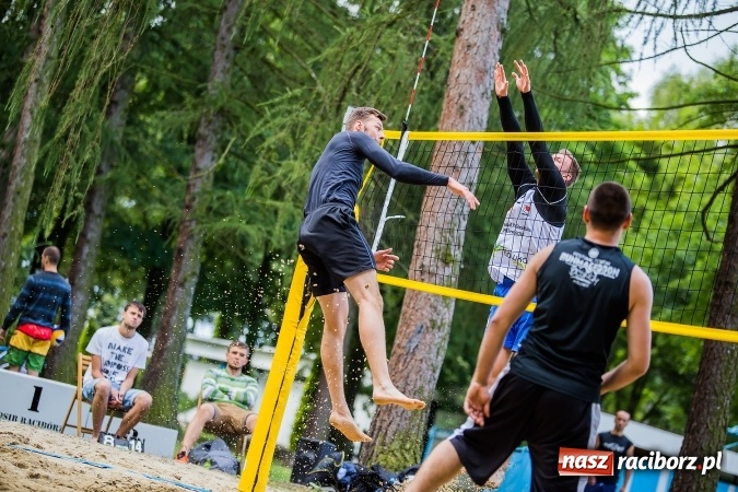 Zdjęcie w galerii na portalu naszraciborz.pl: Mistrzostwa Raciborza w siatkówce plażowej OPEN wiadomości z regionu