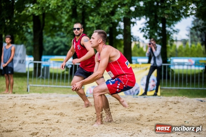 Zdjęcie w galerii na portalu naszraciborz.pl: Mistrzostwa Raciborza w siatkówce plażowej OPEN wiadomości z regionu